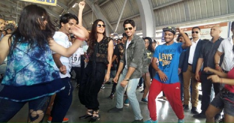 Katrina & Sidharth Turned Jaipur Station Into A Dance Floor