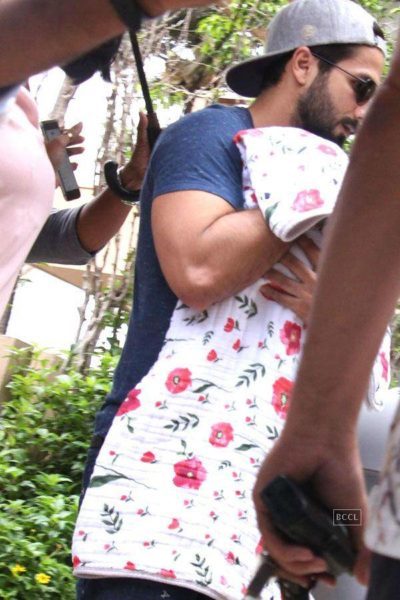 Shahid Kapoor with his baby daughter