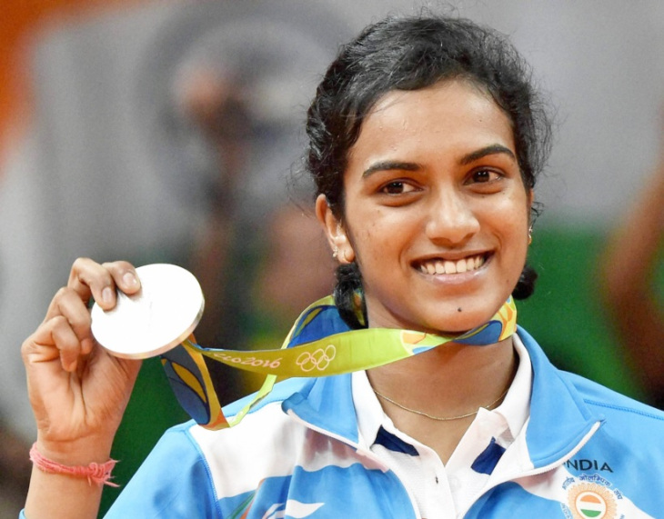 PV-Sindhu-with-Silver-Medal