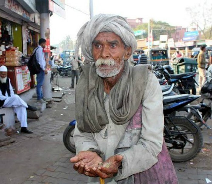 Once A Soldier In Netaji's Indian National Army, This 90-Year-Old Man Is Now Forced To Beg For A Livelihood (1)