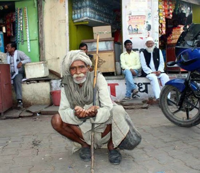 Once A Soldier In Netaji's Indian National Army, This 90-Year-Old Man Is Now Forced To Beg For A Livelihood (2)