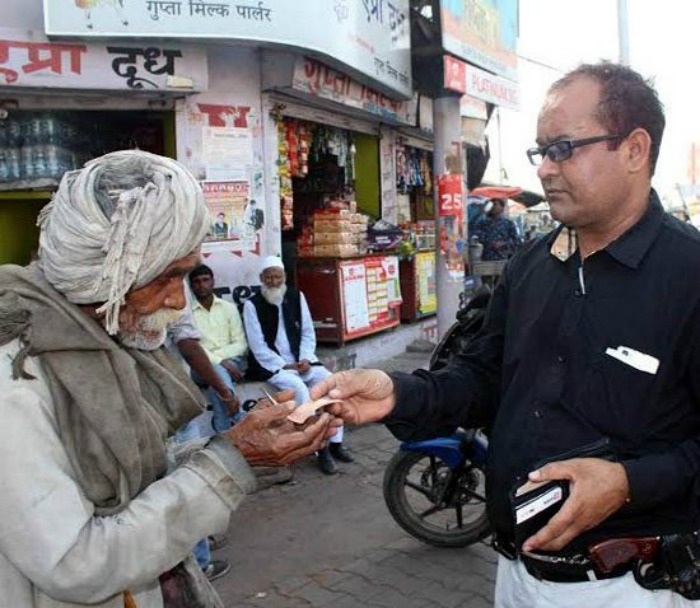 Once A Soldier In Netaji's Indian National Army, This 90-Year-Old Man Is Now Forced To Beg For A Livelihood (4)