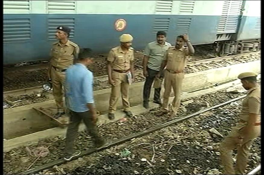 Thieves stolen 6 crore from moving train