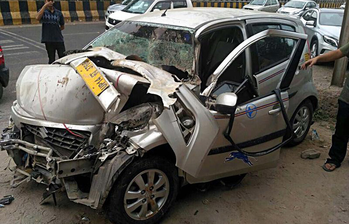 du-students-after-speeding-uber-cab-crashes-into-truck