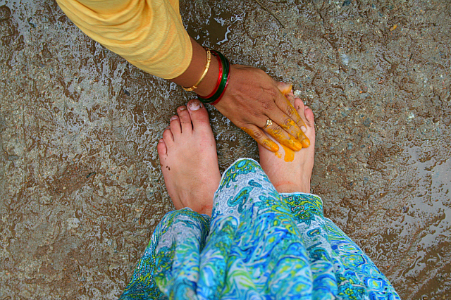 boy-touches-his-lovers-feet