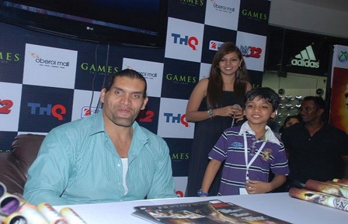 great-khali-is-offering-you-a-chance-to-earn-crores-by-working-with-him2