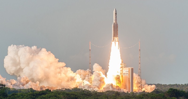 isro-successfully-launches-gsat-18-on-board-ariane-5-rocket