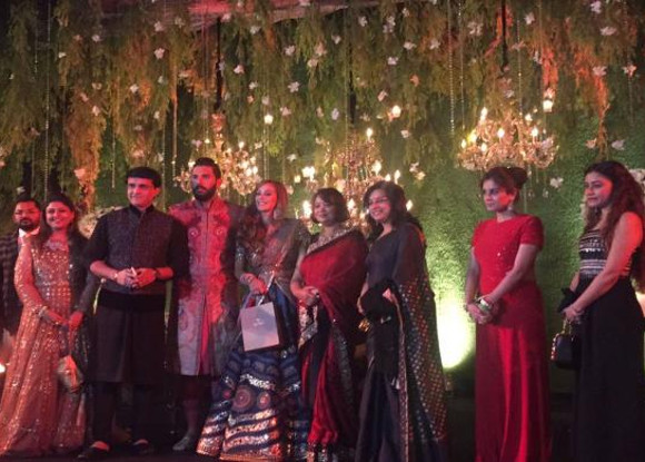 ganguly-and-family-at-yuvraj-wedding