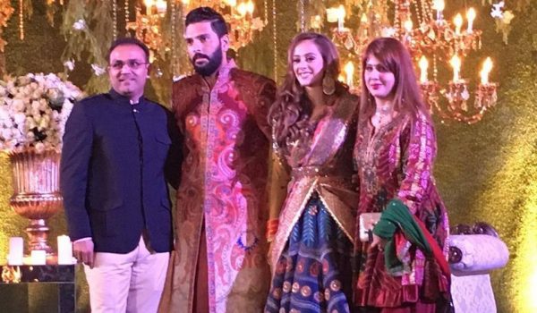 sehwag-and-aarti-in-yuvraj-reception
