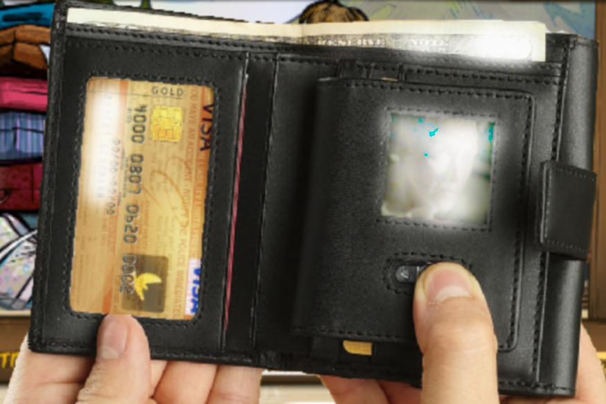 Pickpocket sends back wallet to owner after seeing mother's photo