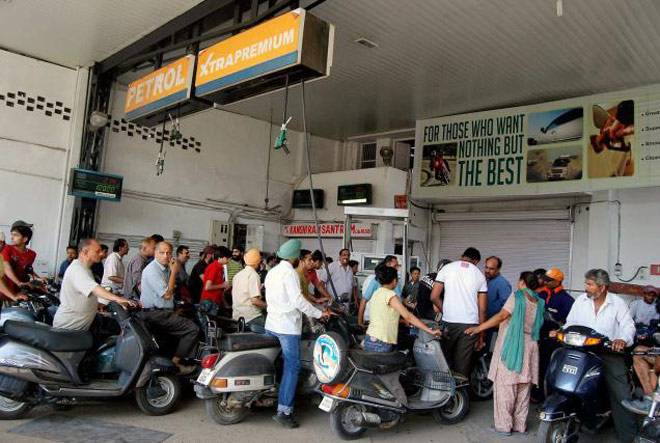 petrol pumps in india shut on sundays, 8 states