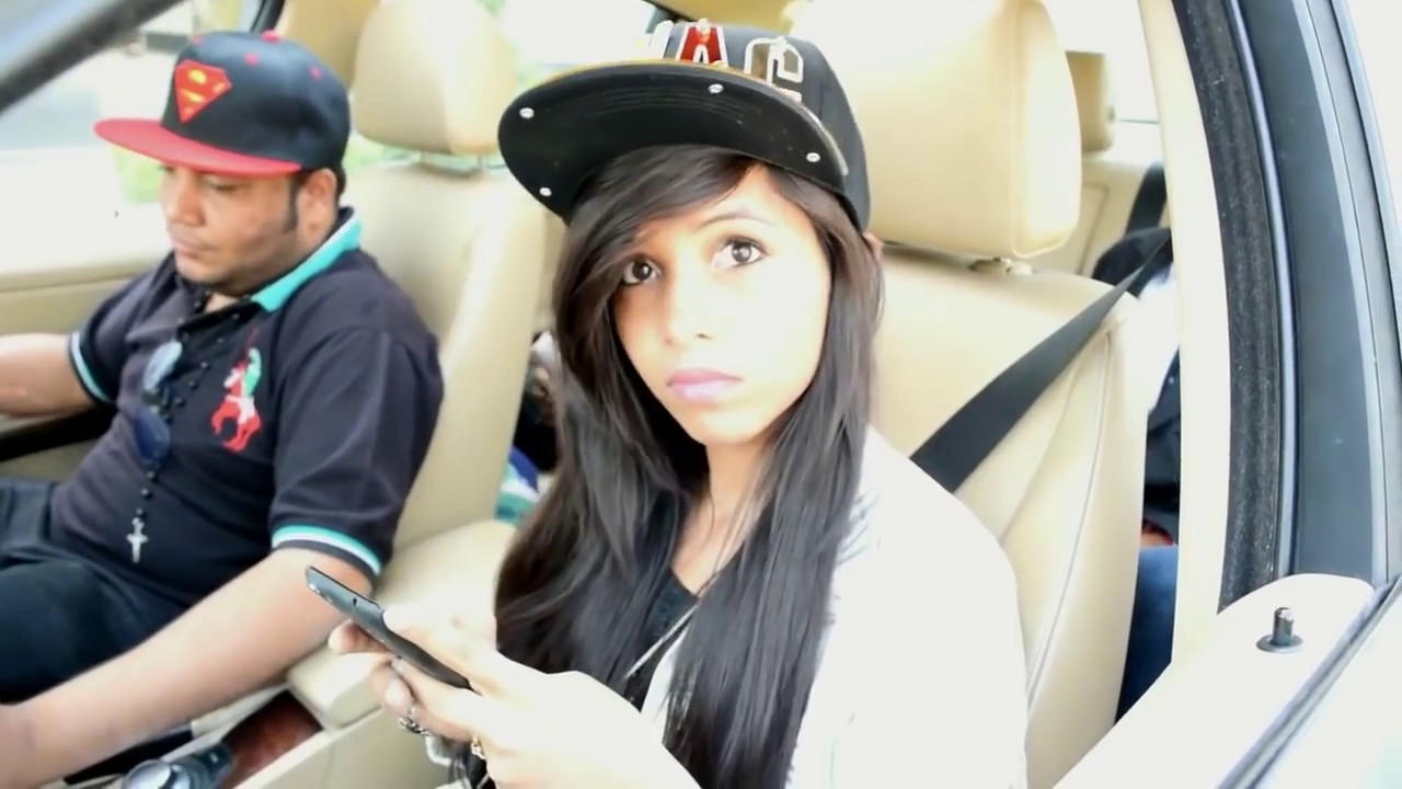 Dhinchak Pooja real name