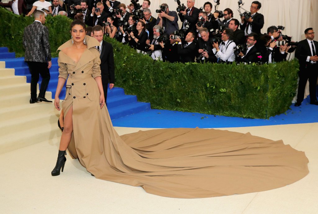 Priyanka-Chopra-Met-Gala-2017-Dress