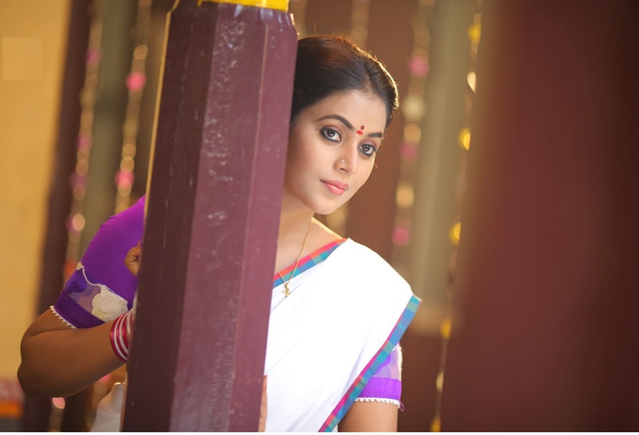 Avanthika Review Rating Public Response - Avantika Telugu Movie Live Updates