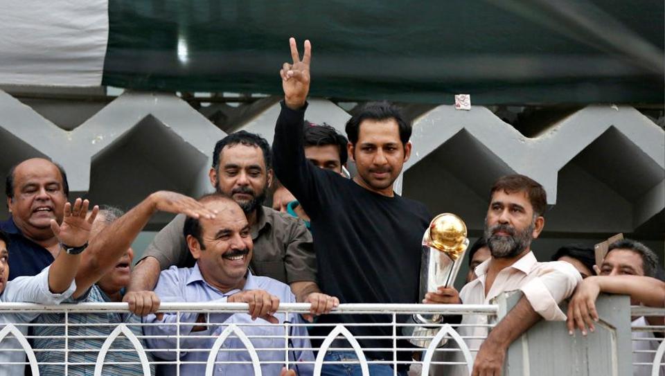 Sarfraz Ahmed with Trophy in Pakistan