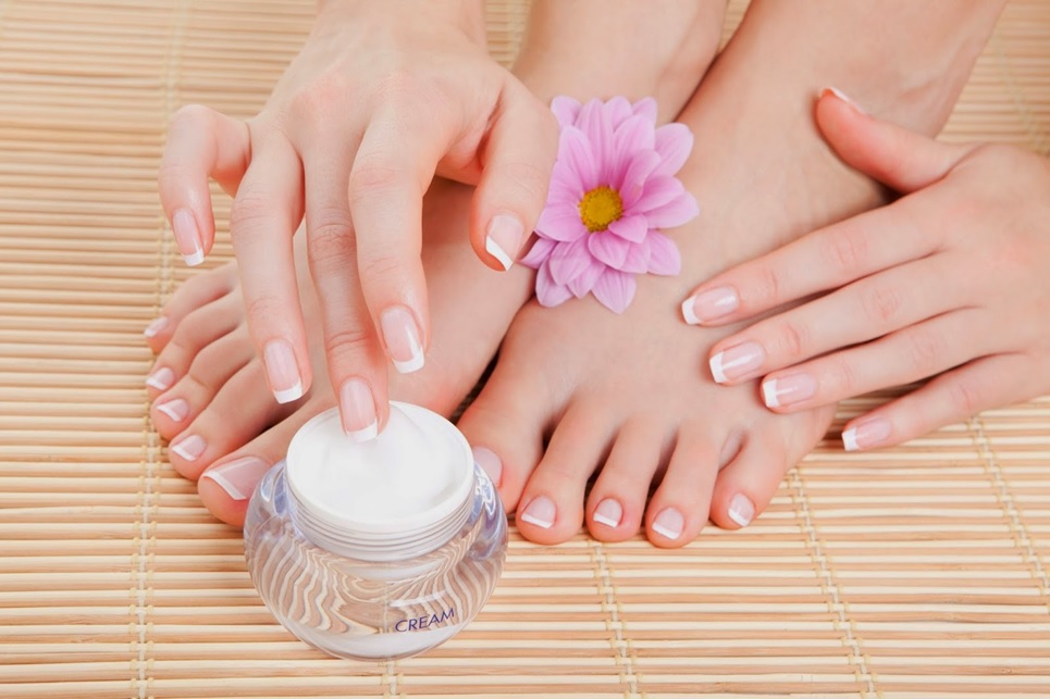 A Proven DIY Remedy To Get Soft And Smooth Feet Within No Time