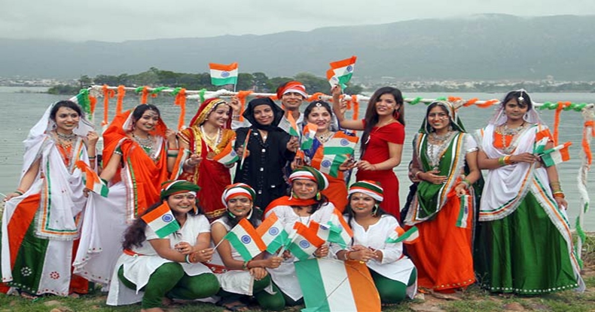 Dress up in TriColours on 15th August Dress up in Three
