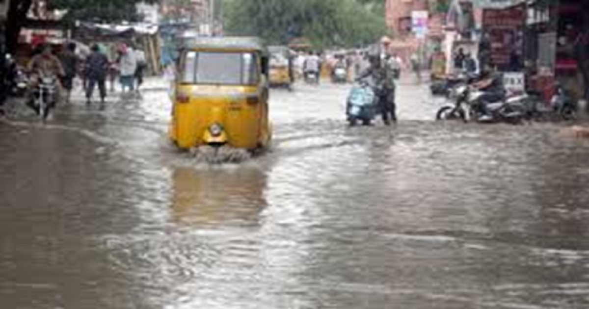 Hyderabad: Heavy Rain Lashes City, Roads Drowned