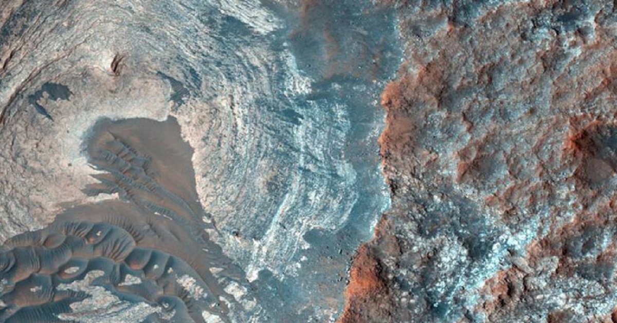 Nasa Now Releases The Stunning Image Of Snow-packed Dunes On Mars