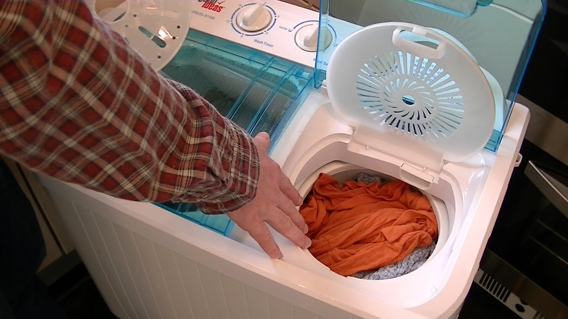Стиральная машина пикает. Стиральная машинка. Ручная стиральная машинка. Ручная стиральная машинка автомат. Полуавтоматическая стиральная машина.