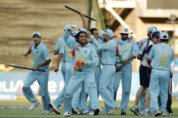 India-2007-T20-WC-Celebration-MS-Dhoni