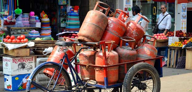 PRICE OF SUBSIDIZED CYLINDERS IN INDIA