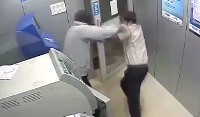 Security guard fighting with thief
