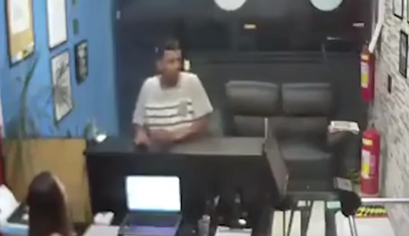 Thief trying to steal in a brazil gym