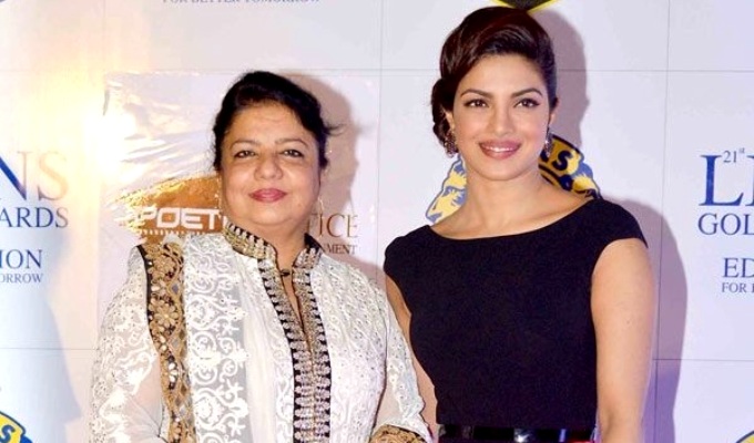 Priyanka-Chopra-with-her-mother-Madhu-Chopra