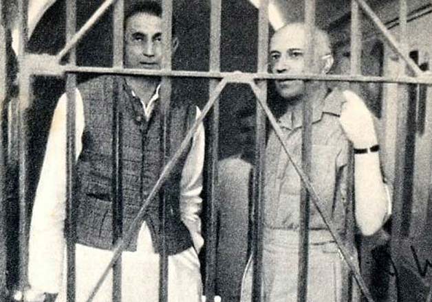 jawaharlal-nehru-behind-bars