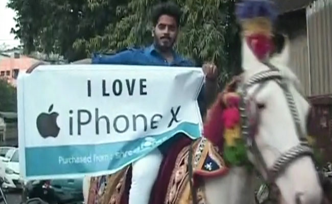 thane-man-buys-iphone-x-on-horse