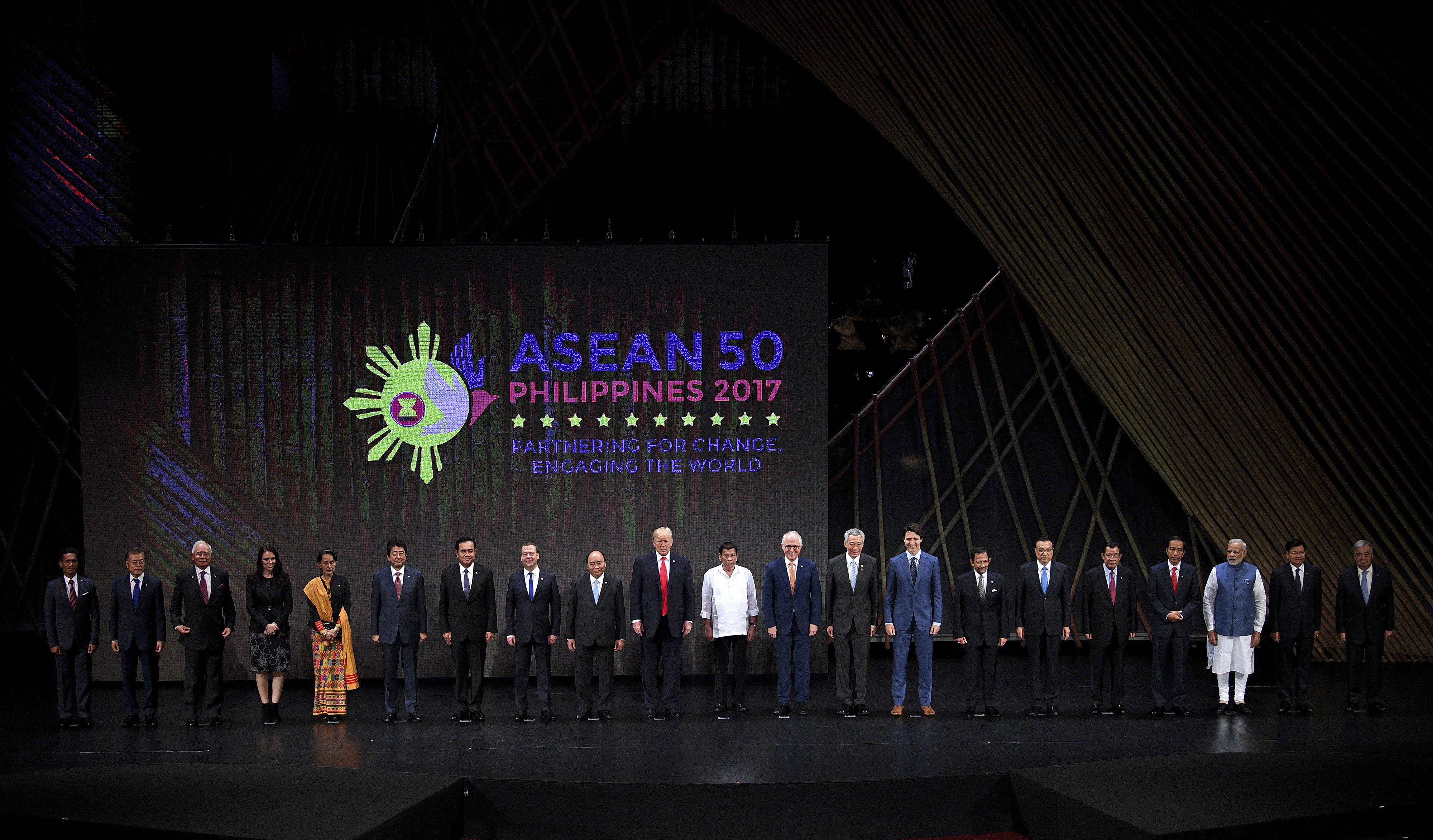 World-Leaders-at-ASEAN-Summit.