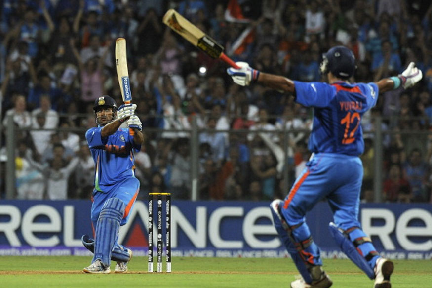 MS Dhoni hits winning runs with a six in 2011 WC Final