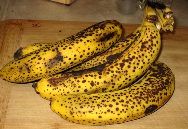 banana with dark spots