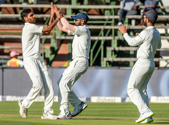 Bhuvi-takes-ABD-wicket