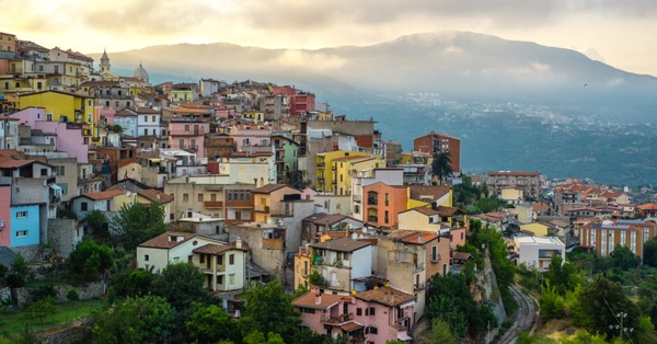 houses for rs 80 in italy village