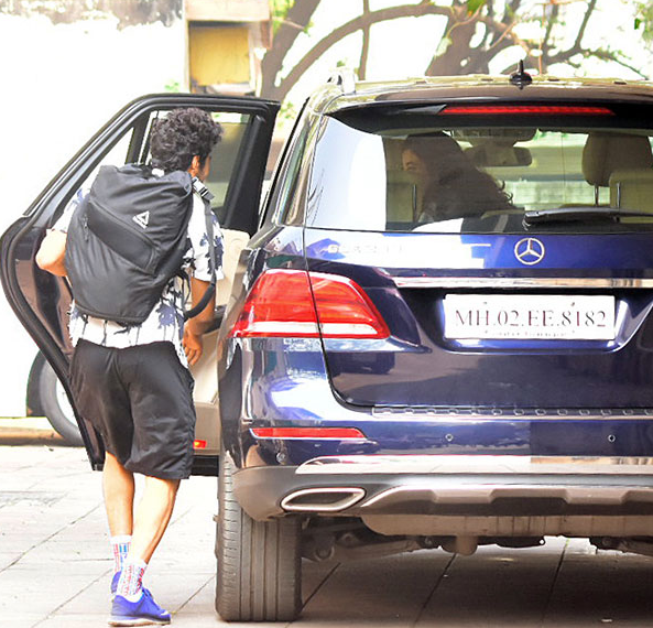 Ishaan Khatter and Jhanvi Kapoor spotted at GYM