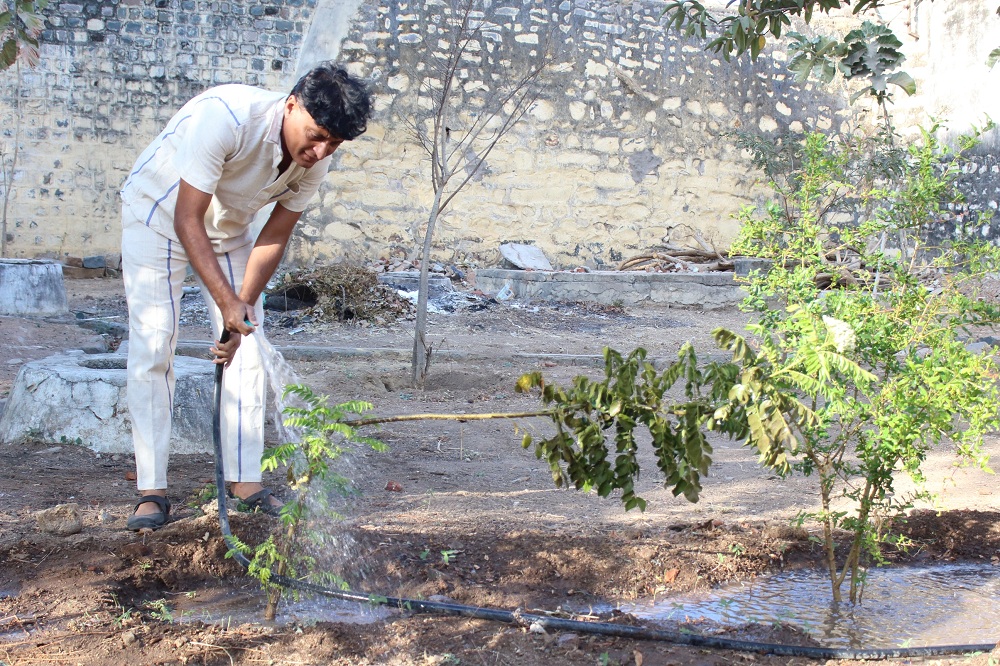 boby-chemmanur spends a day in jail