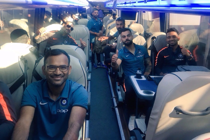 Indian cricket team in Bus