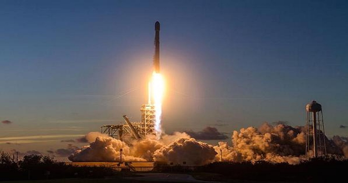 SpaceX Launched First High-Speed Internet Satellites Into Orbit