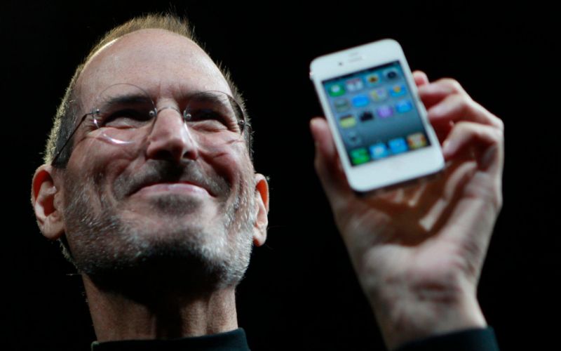 Steve Jobs with iPhone