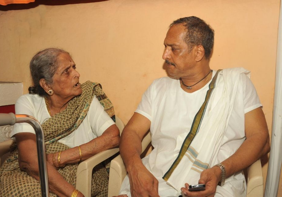 Nana Patekar and his mother