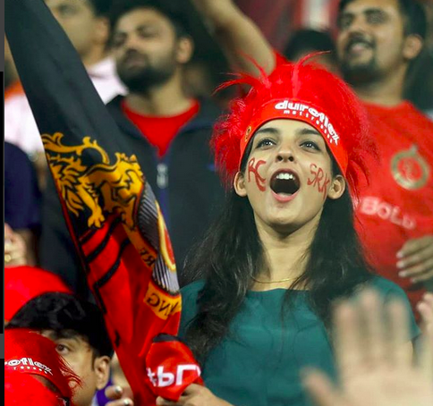 mysterious girl in IPL RCB match