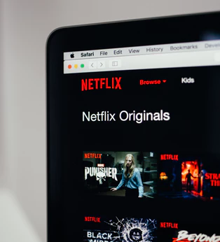 can download netflix movies onto laptop