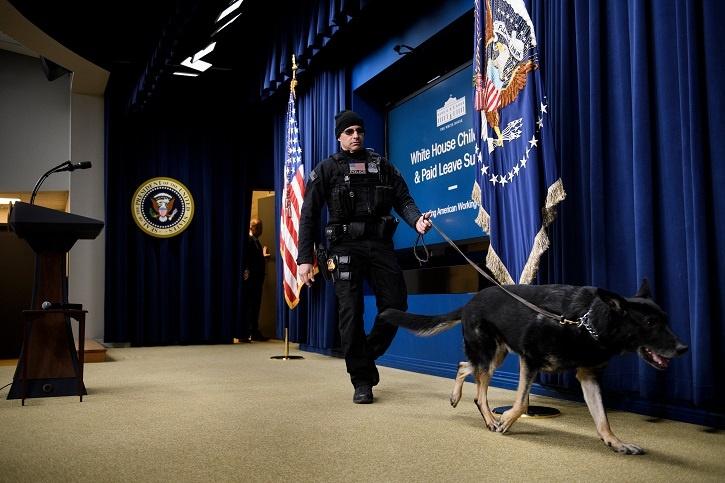 You think you got a difficult Job, Take A Look At what Secret Service Agents of POTUS' Have To Do. 